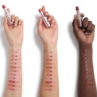 Yves Saint Laurent Loveshine Candy Glow بلسم الشفاه بلون ولمعان شفاف للعناية بالشفاه 44B Nude Lavallière 3.1g