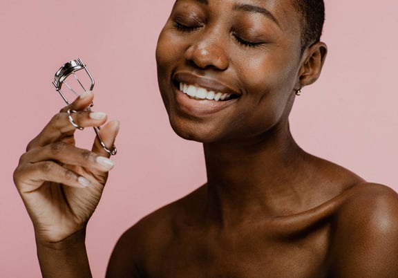 6 Essential Makeup Tools & Accessories for Your Beauty Kit