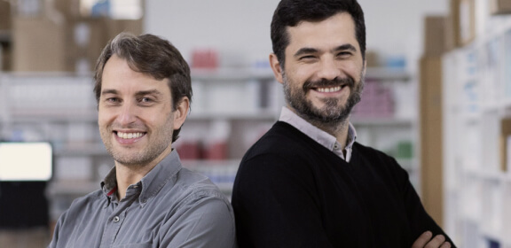 Os dois fundadores da Care to Beauty